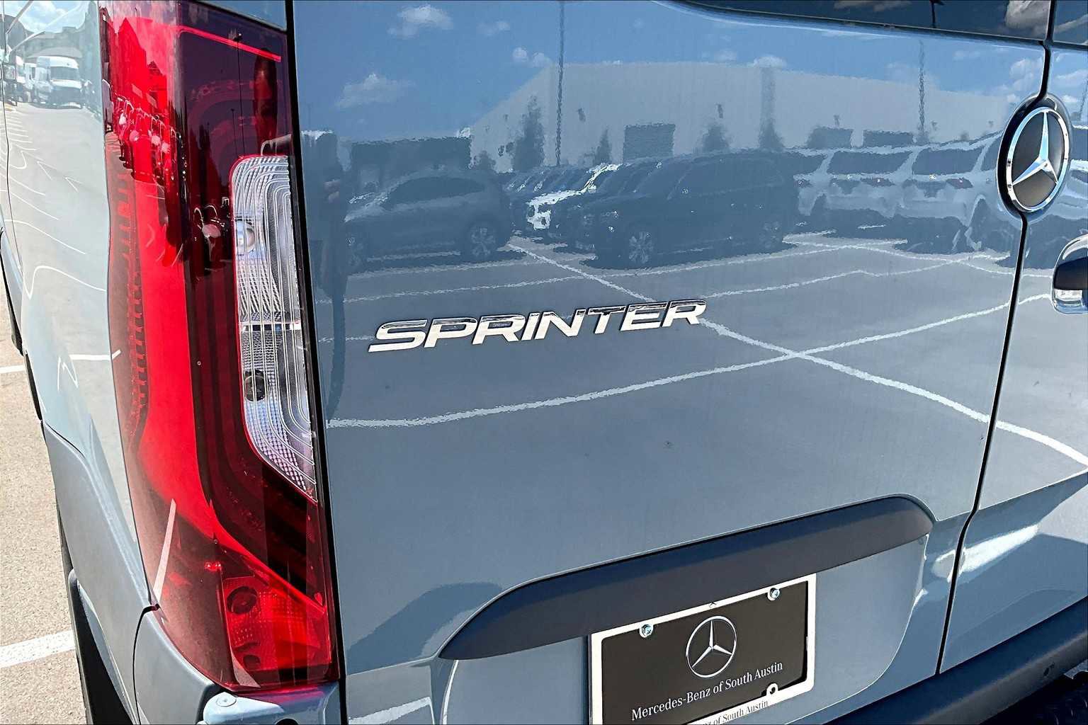 Used 2025 Mercedes-Benz Sprinter 2500 image 16