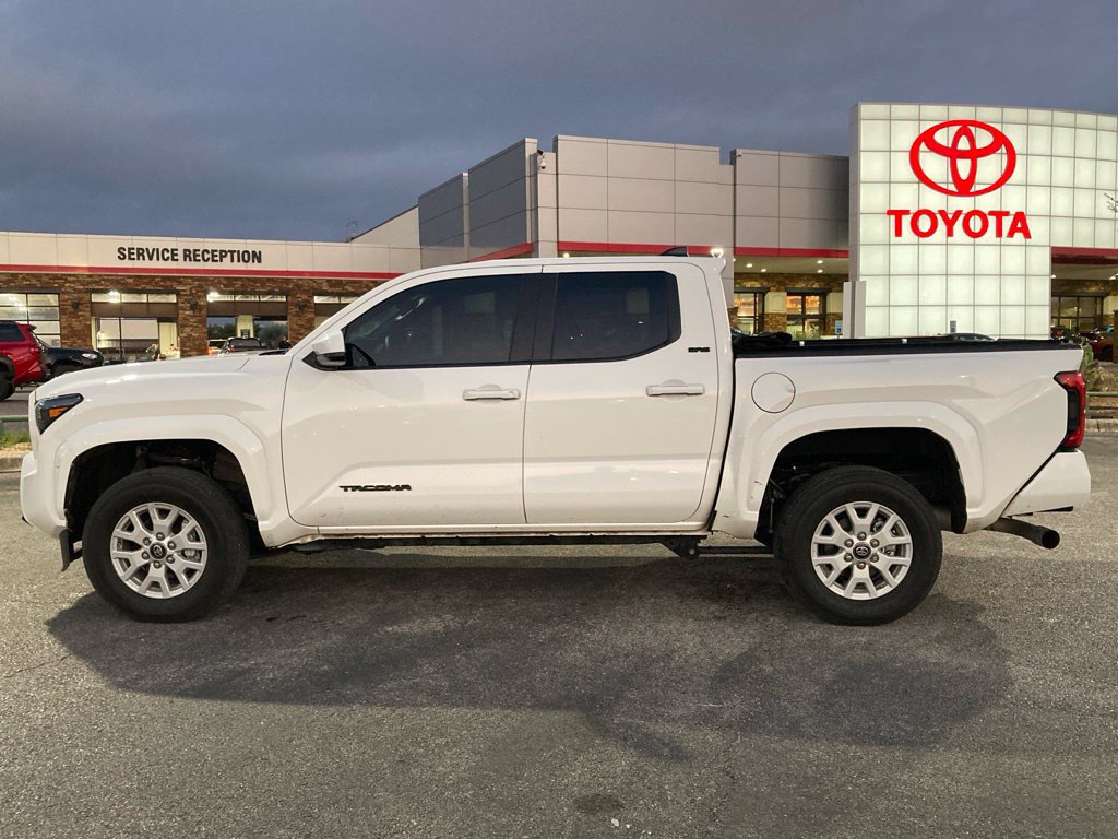 Certified 2026 Toyota Tacoma SR5 AWD/4WD image 8