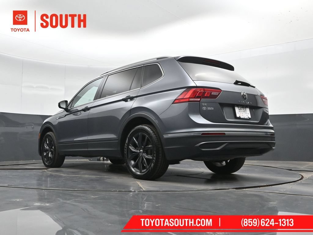 Used 2024 Volkswagen Tiguan SE AWD/4WD image 47