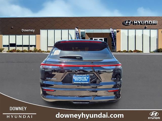 Used 2025 Toyota Crown Signia AWD/4WD image 4