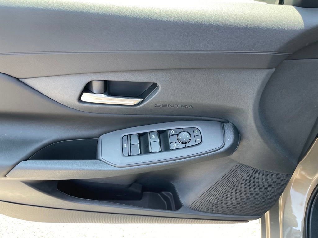 New 2026 Nissan Sentra SV w/ SV Convenience Package FWD image 8