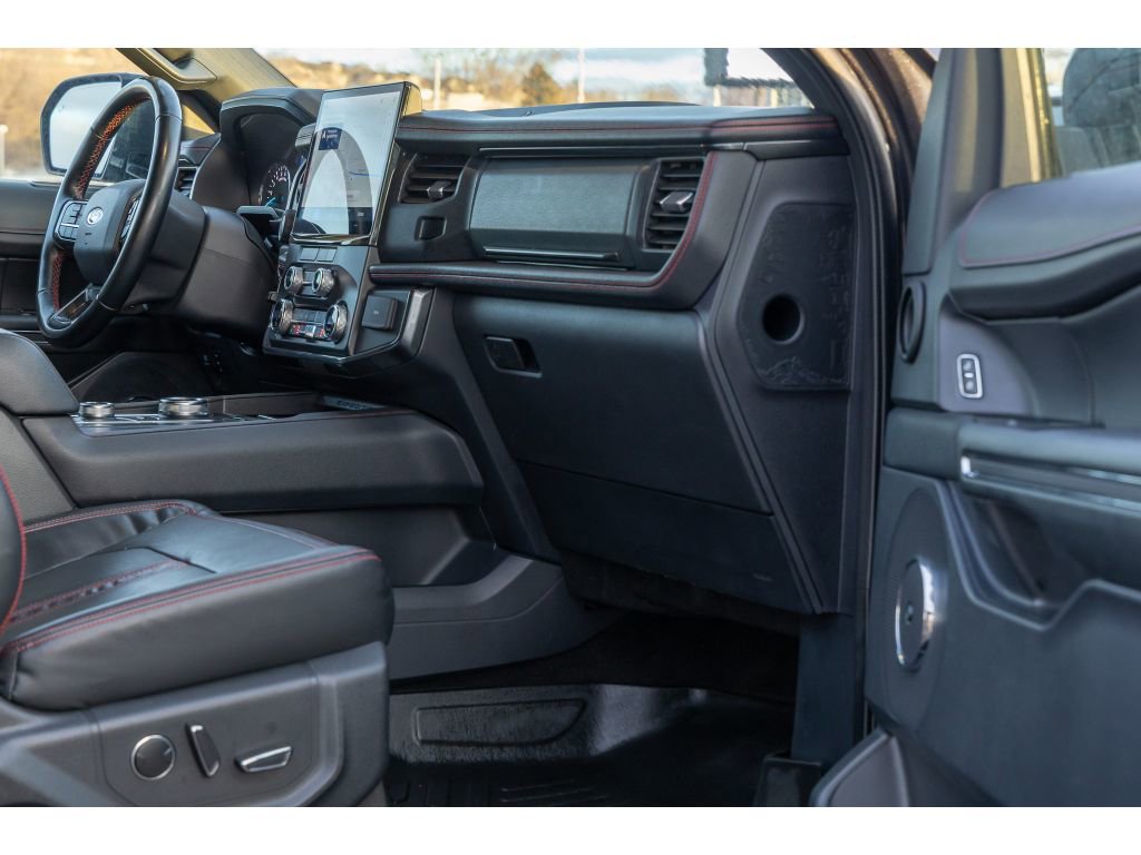 Used 2022 Ford Expedition Max Limited image 10