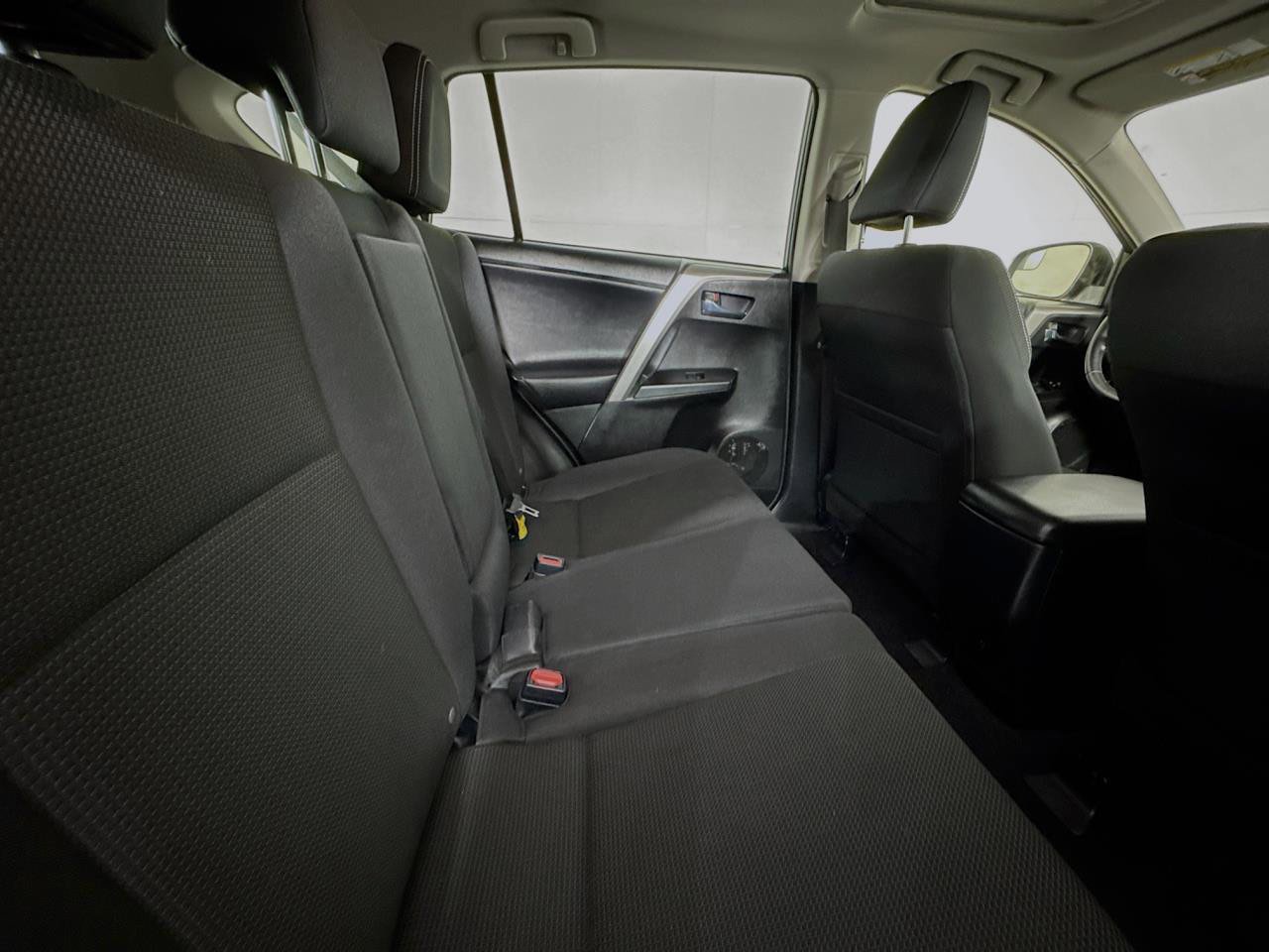 Used 2017 Toyota RAV4 XLE image 39