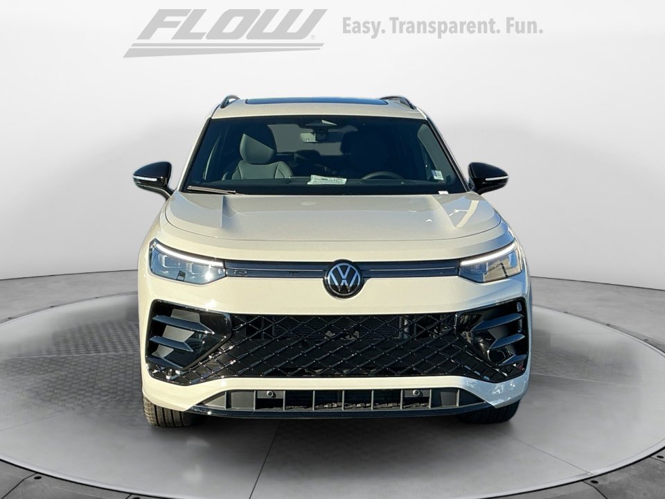 New 2026 Volkswagen Tiguan SE R-Line AWD/4WD image 2