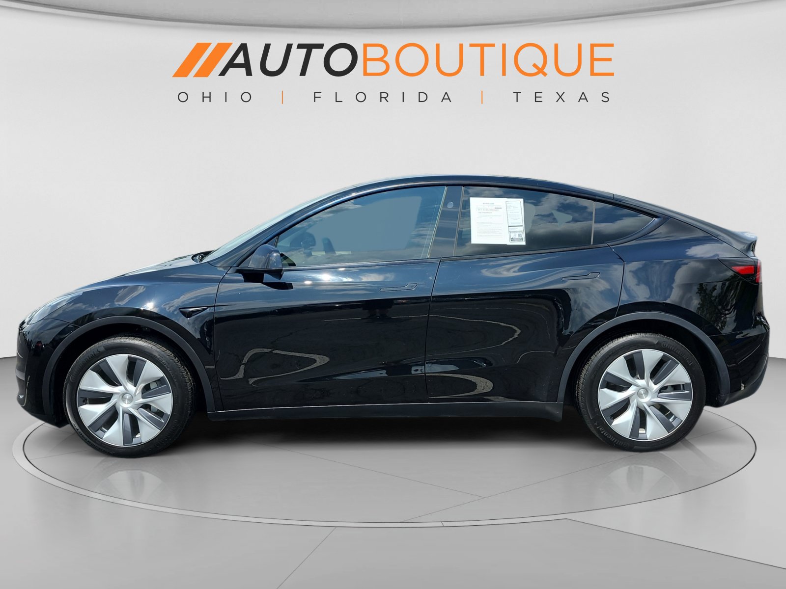 Used 2024 Tesla Model Y Long Range AWD/4WD image 2