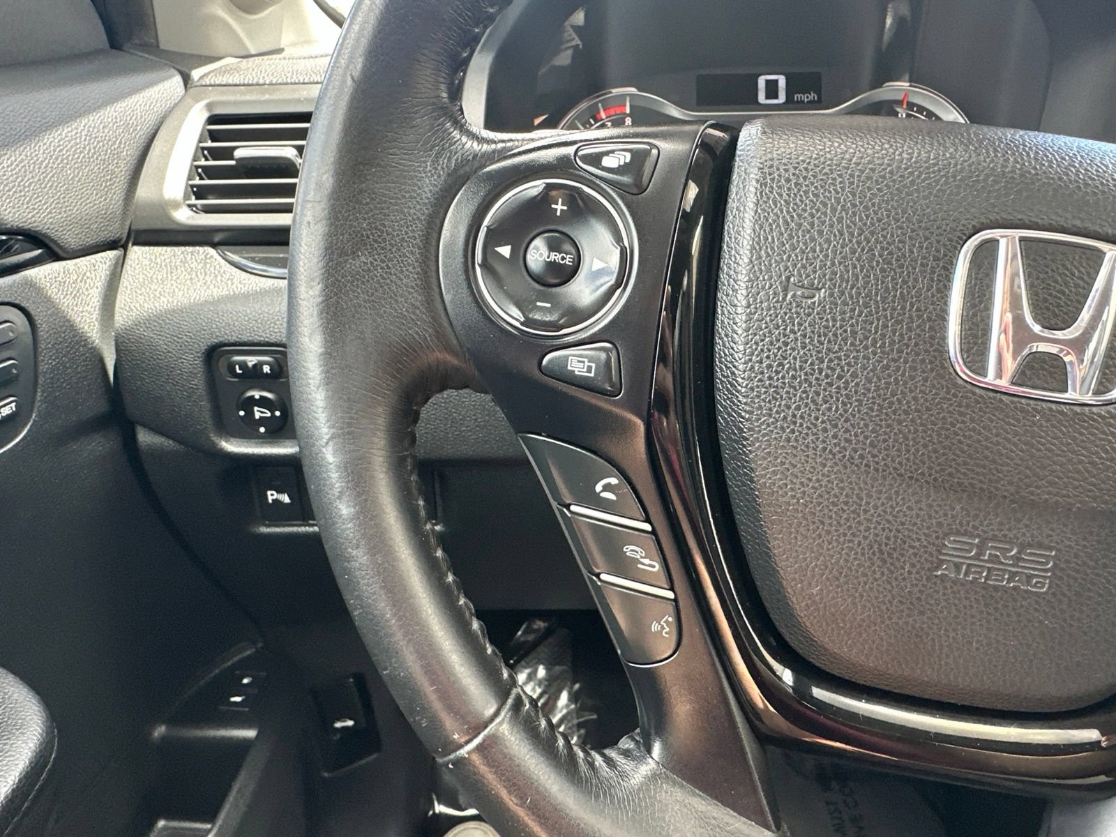 Used 2016 Honda Pilot Touring image 59
