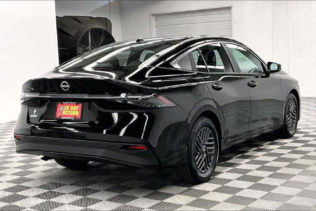 New 2026 Nissan Sentra SV w/ SV Convenience Package FWD image 17