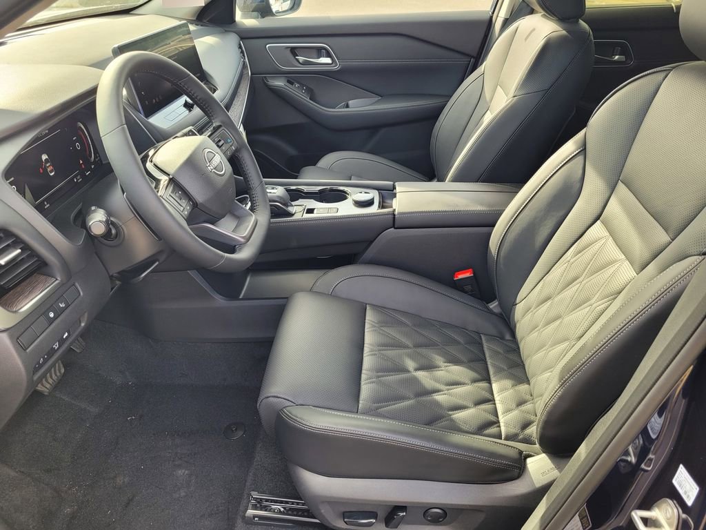 New 2025 Nissan Rogue Platinum w/ Platinum Premium Package image 8