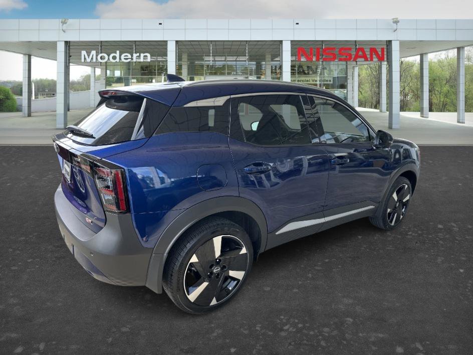 Certified 2025 Nissan Kicks SR FWD image 5