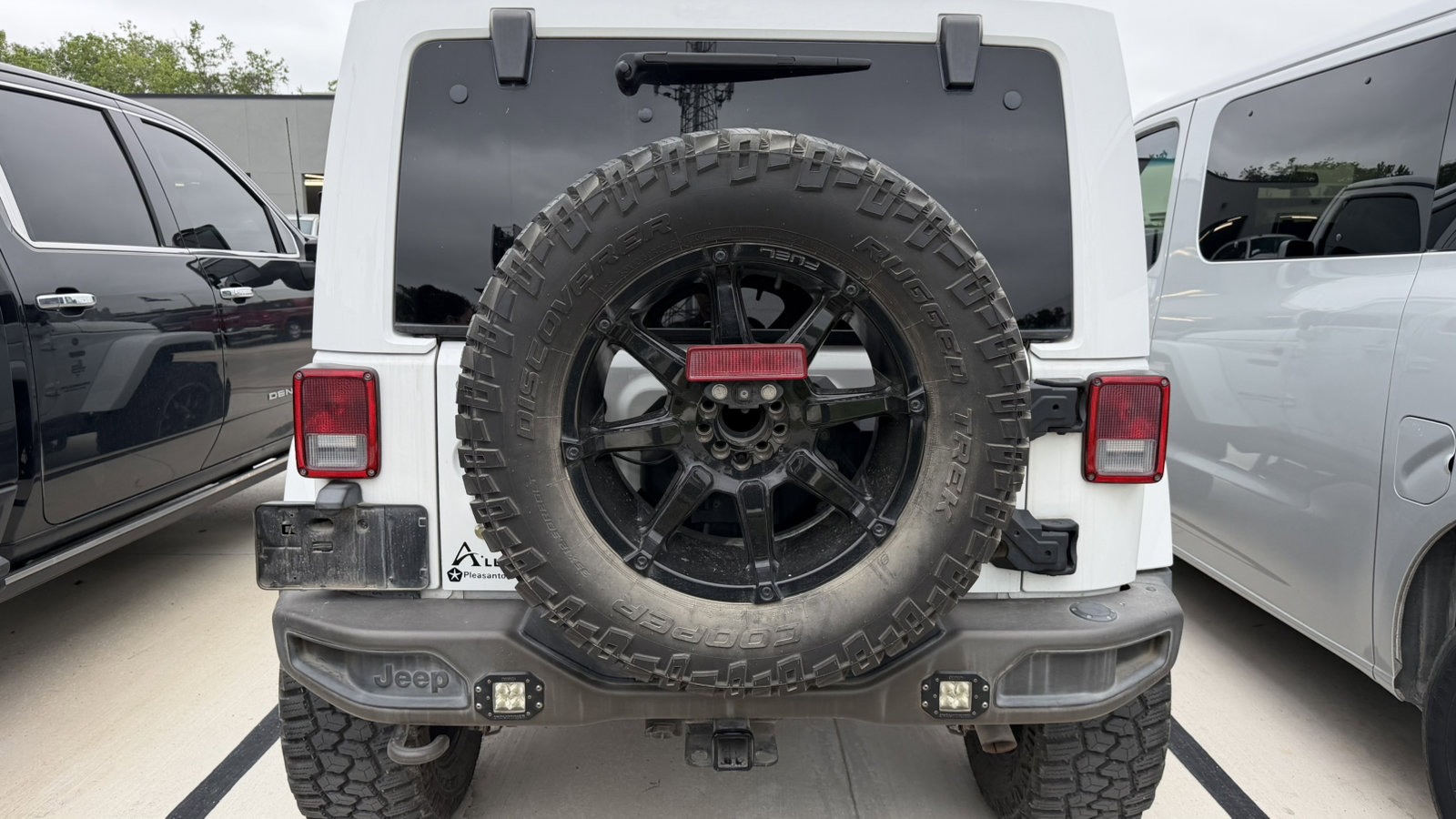 Certified 2016 Jeep Wrangler Unlimited Sahara AWD/4WD image 3