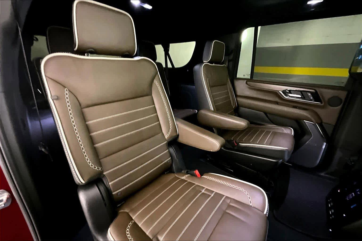 Used 2025 GMC Yukon XL Denali Ultimate w/ LPO, Floor Liner Package AWD/4WD image 20