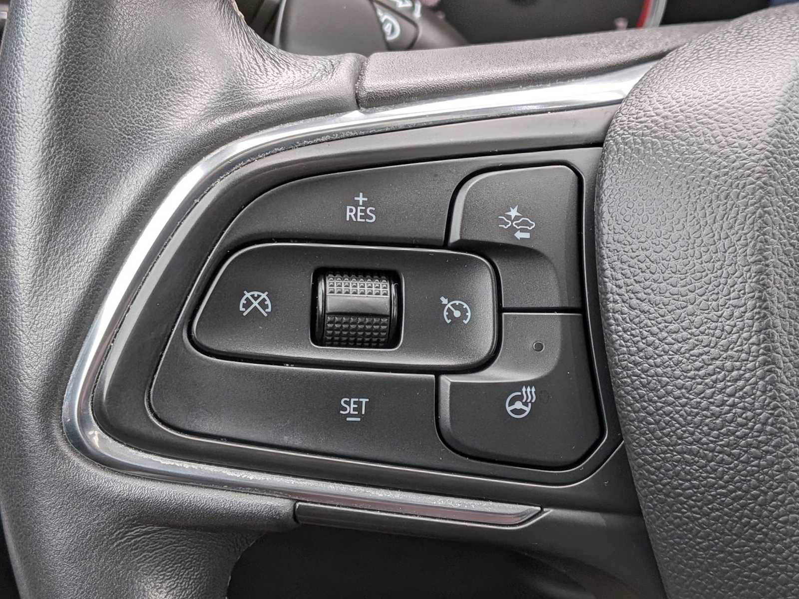 Used 2021 Buick Envision Essence w/ Technology Package I image 25