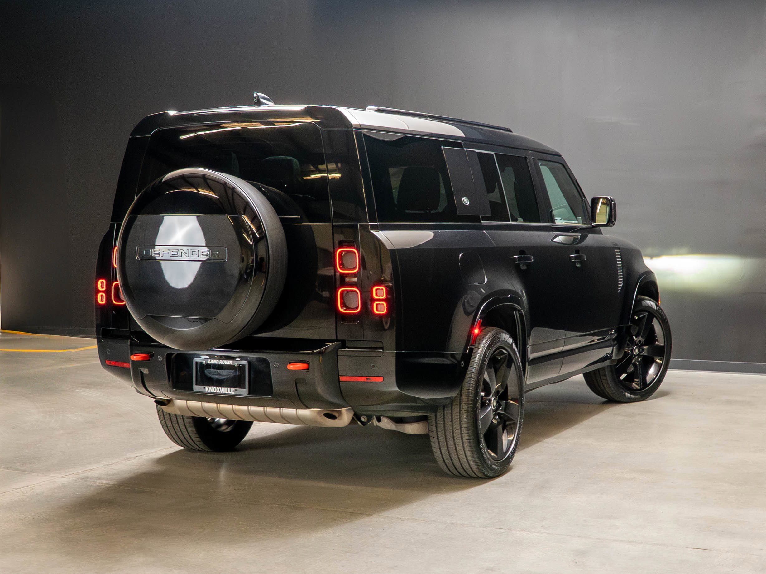 Used 2024 Land Rover Defender 130 X AWD/4WD image 7