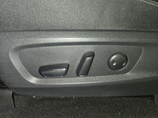 Used 2025 Nissan Pathfinder SV FWD image 12