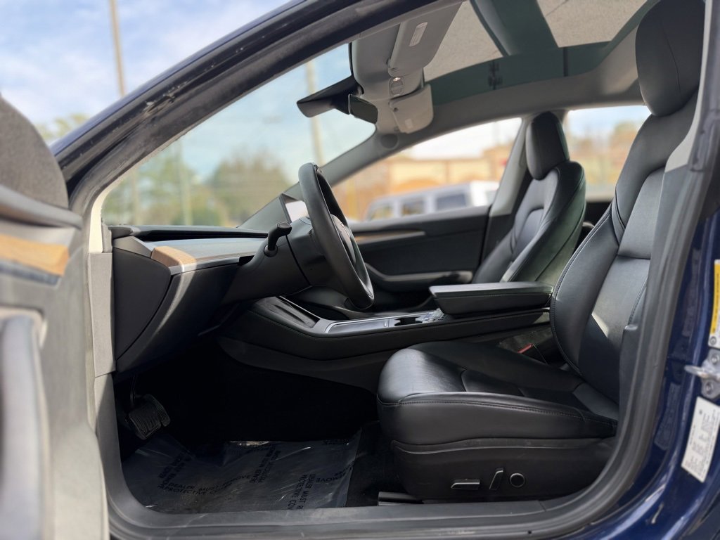 Used 2022 Tesla Model 3 Standard Range image 25