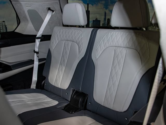 New 2026 BMW ALPINA XB7 AWD/4WD image 23
