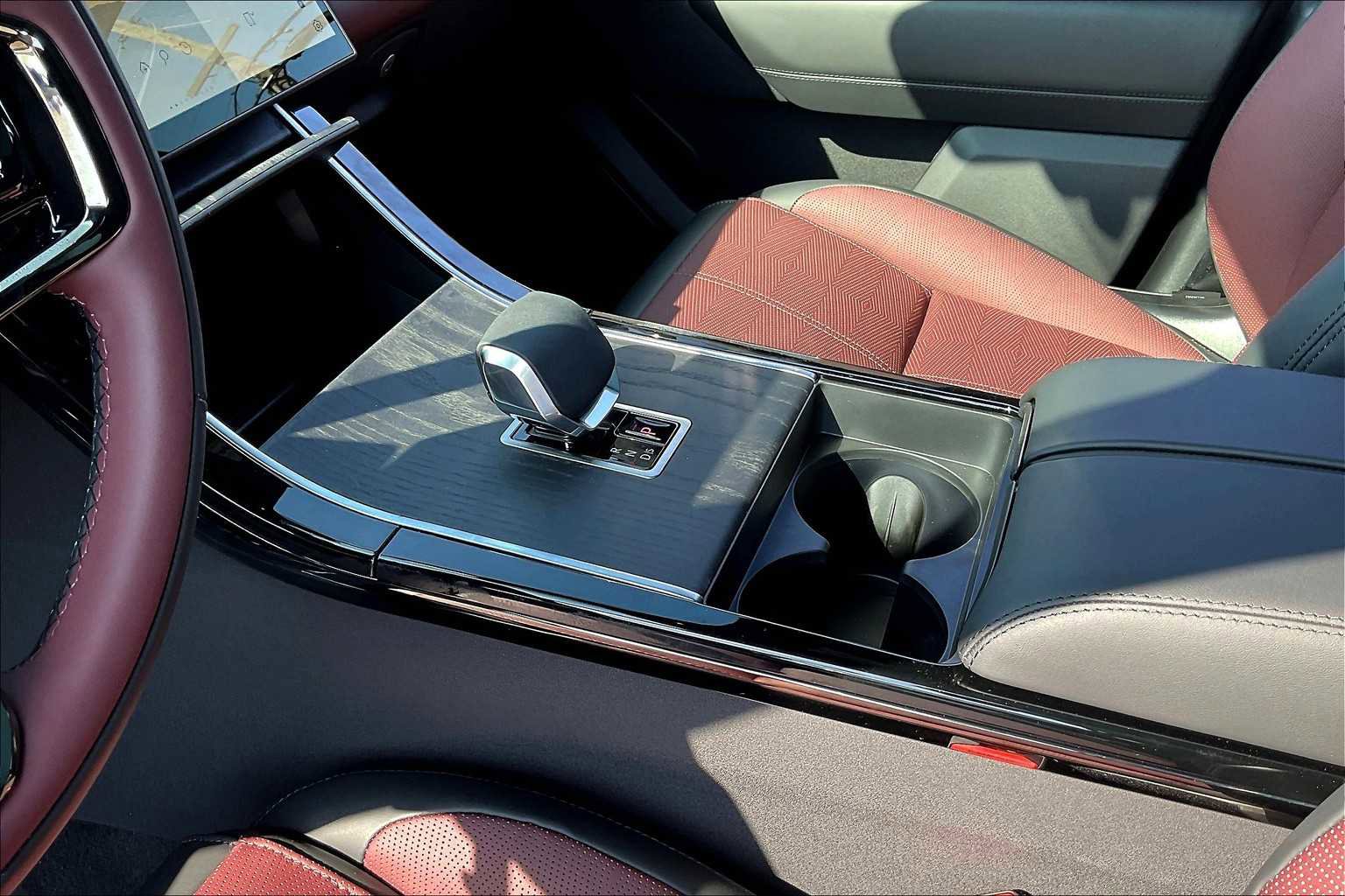 New 2026 Land Rover Range Rover Velar Autobiography image 10