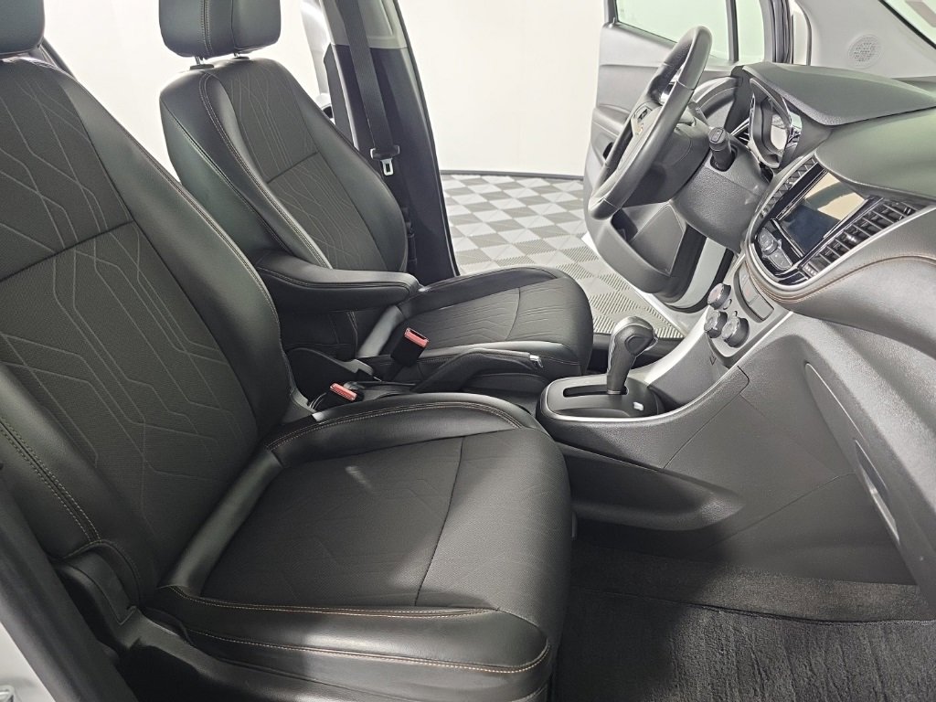 Used 2019 Chevrolet Trax LT w/ LT Convenience Package image 33