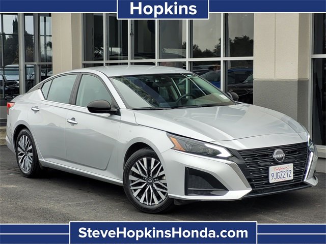 Used 2024 Nissan Altima 2.5 SV image 1