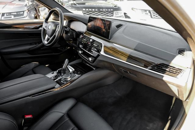 Used 2023 BMW 530e RWD image 23