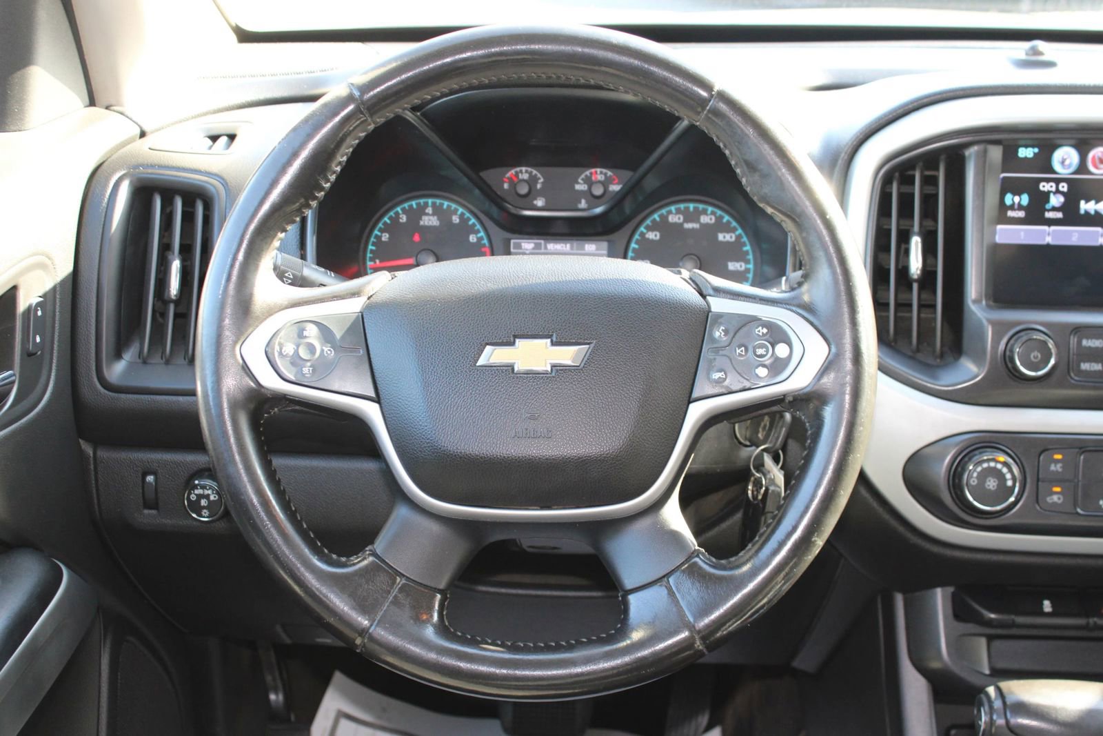Used 2015 Chevrolet Colorado LT w/ LT Convenience Package RWD image 13