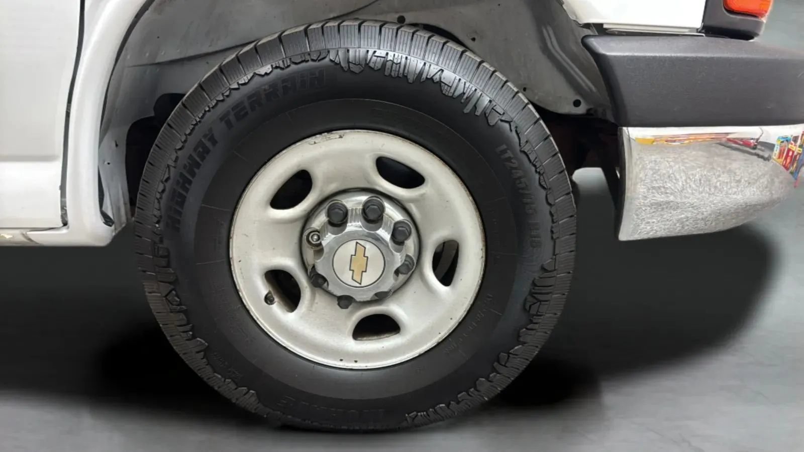 Used 2004 Chevrolet Express 3500 Extended Passenger w/ LS Preferred Equipment Group RWD image 26
