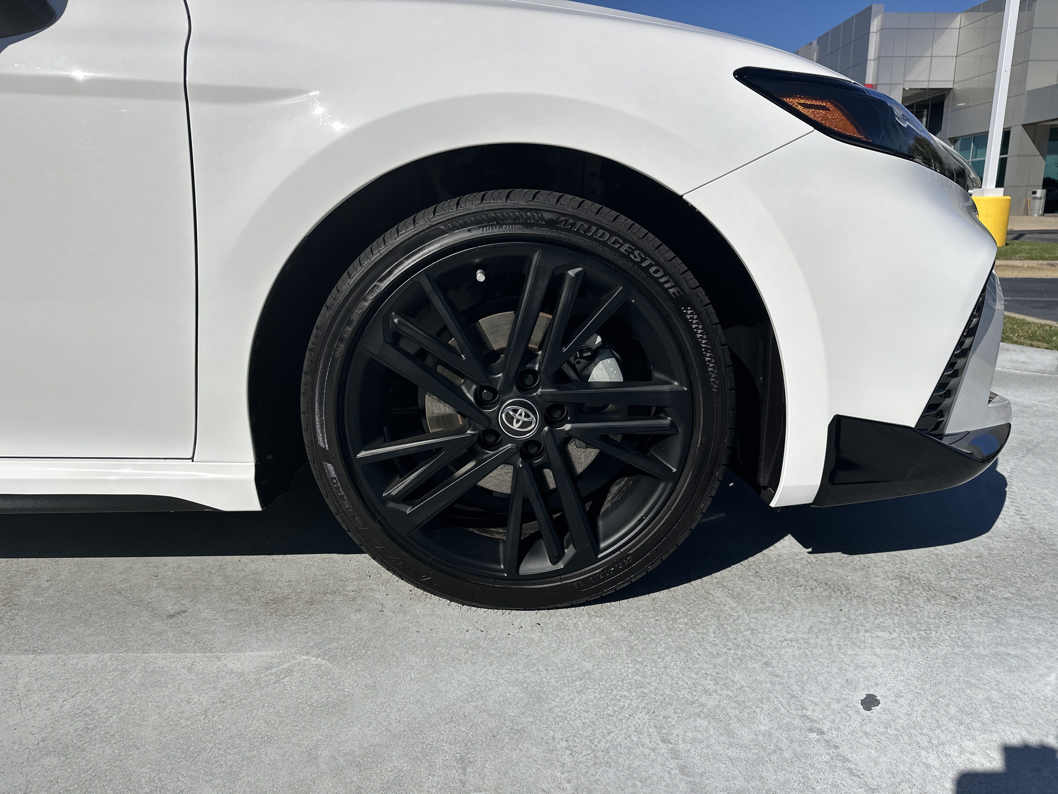 Used 2026 Toyota Camry Hybrid w/ Multimedia Upgrade Package FWD image 13