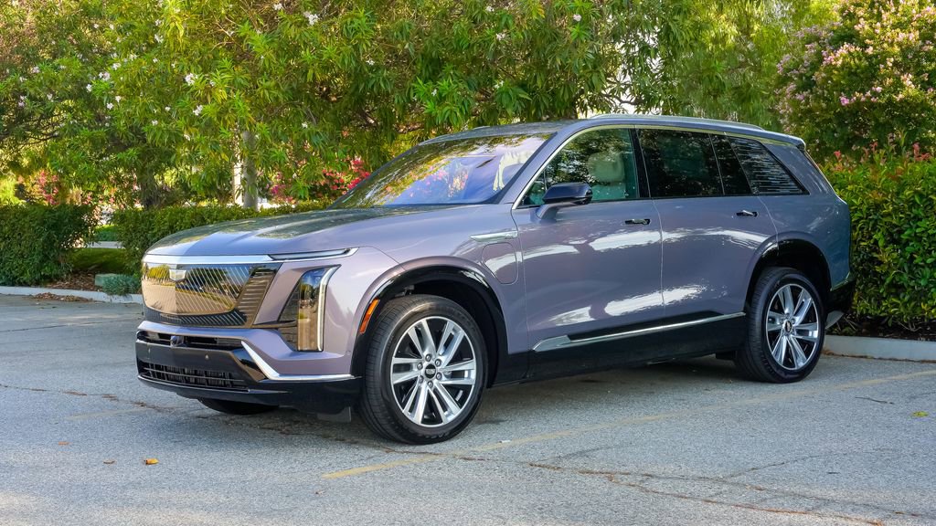 Used 2026 Cadillac Vistiq Luxury AWD/4WD image 3