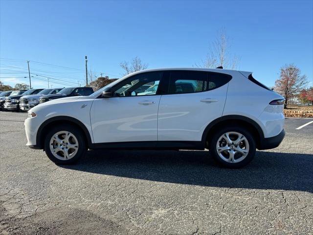 Certified 2025 Dodge Hornet GT w/ Cold Weather Group AWD/4WD image 6