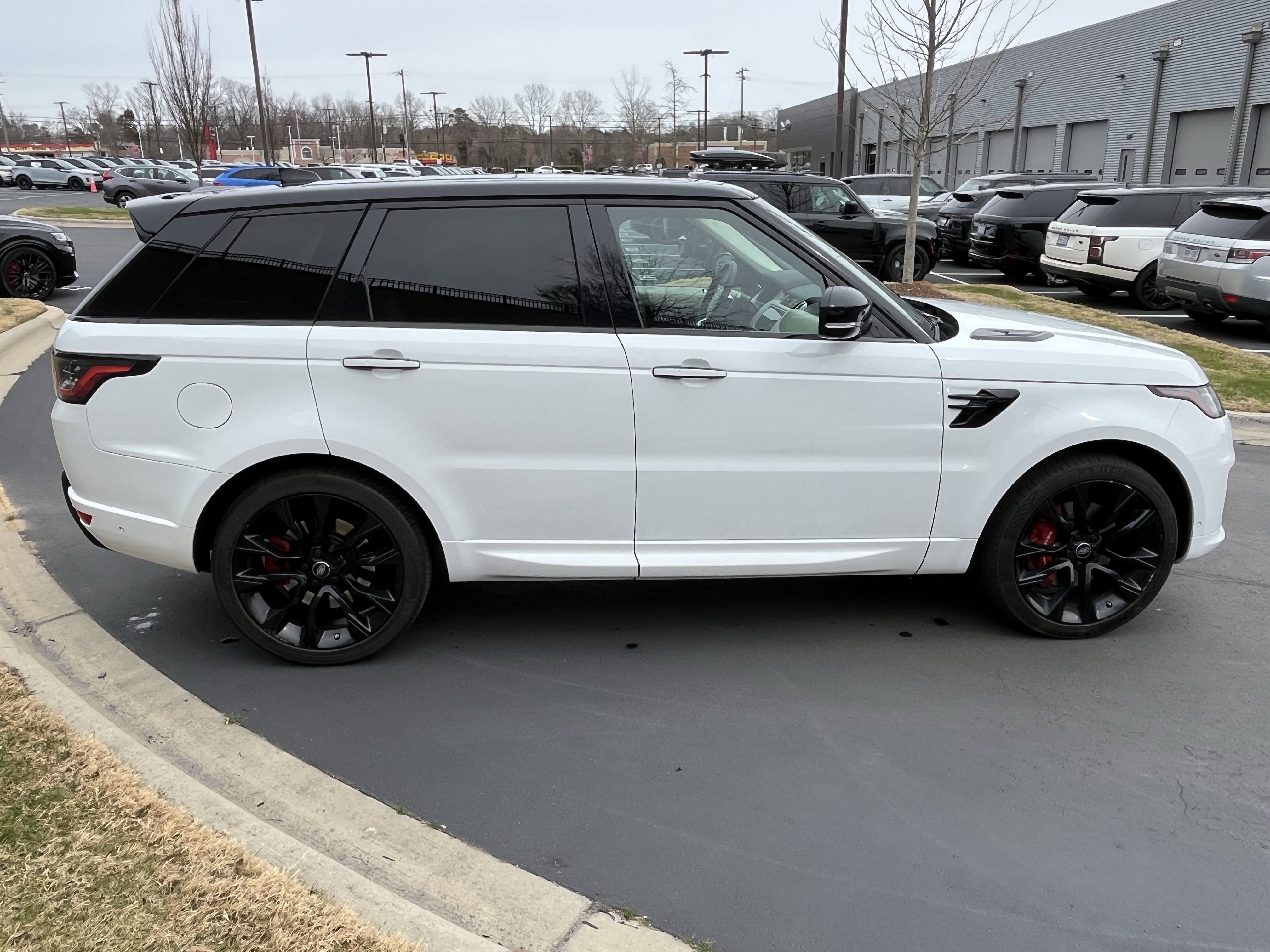 Used 2021 Land Rover Range Rover Sport HST image 8