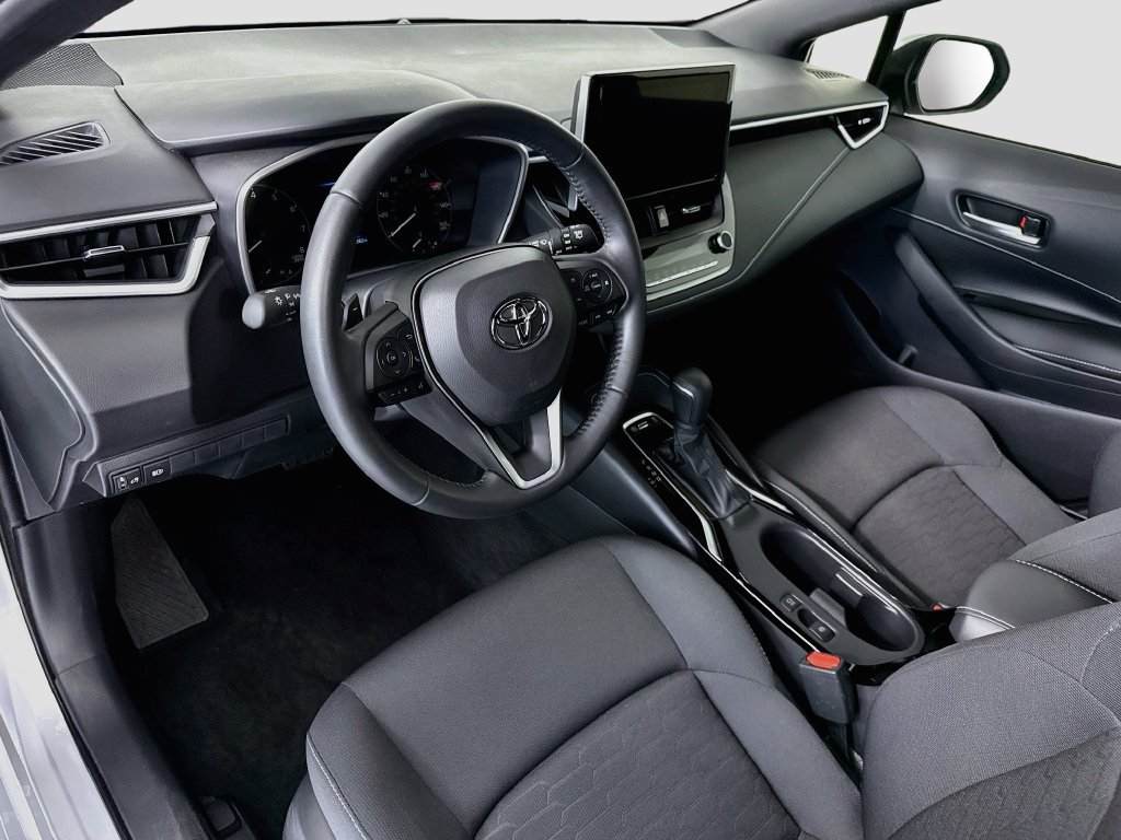 Used 2025 Toyota Corolla SE FWD image 9