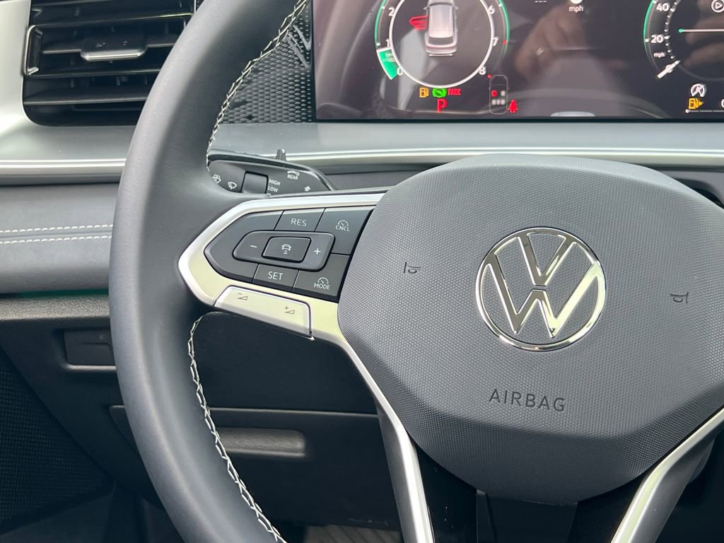 New 2026 Volkswagen Tiguan SE image 23