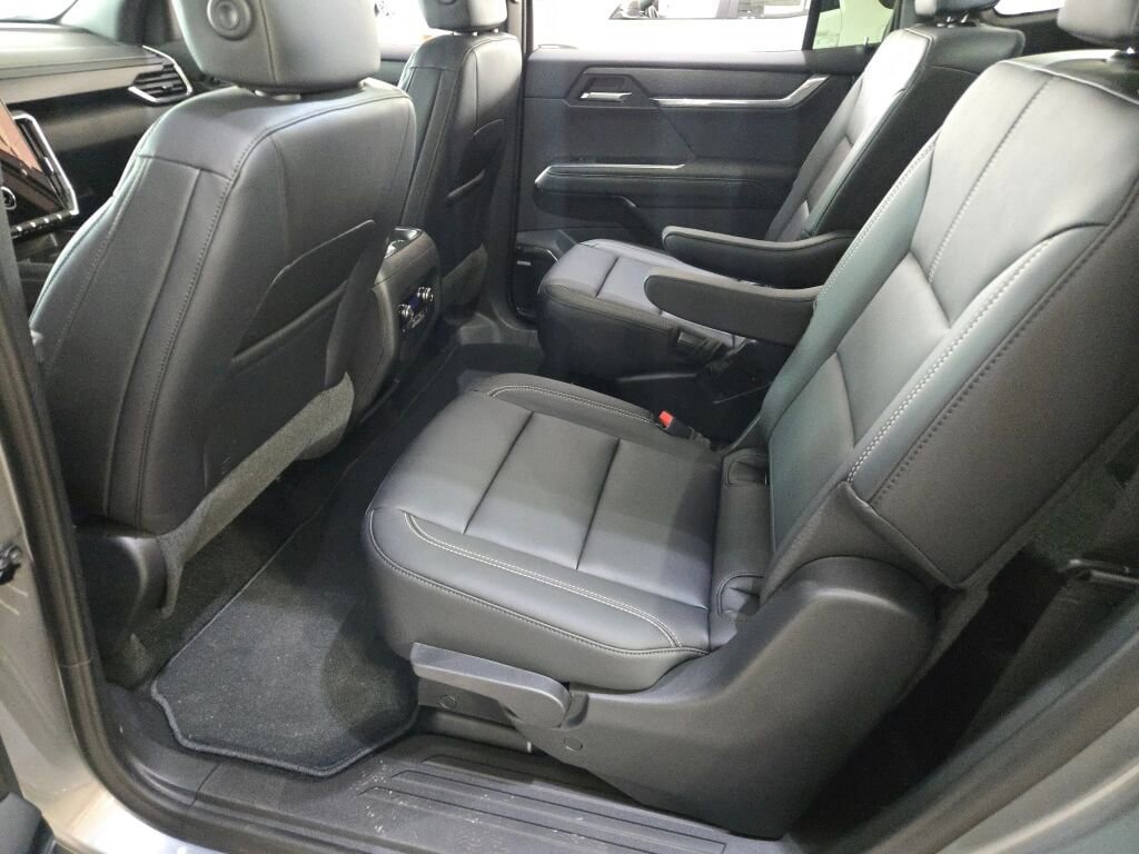 New 2026 GMC Acadia Elevation w/ Elevation Premium Package AWD/4WD image 14