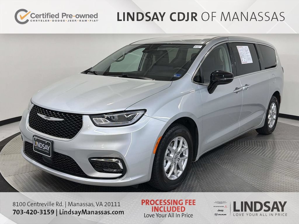 Used 2024 Chrysler Pacifica Touring-L FWD image 5