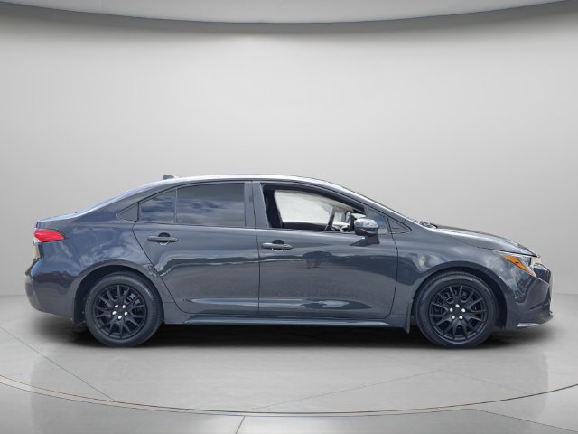 Used 2026 Toyota Corolla LE FWD image 4