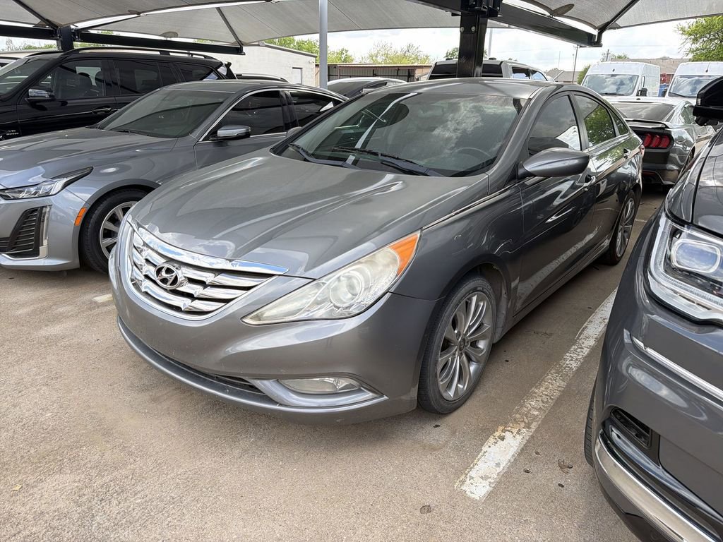 Used 2013 Hyundai Sonata SE image 1
