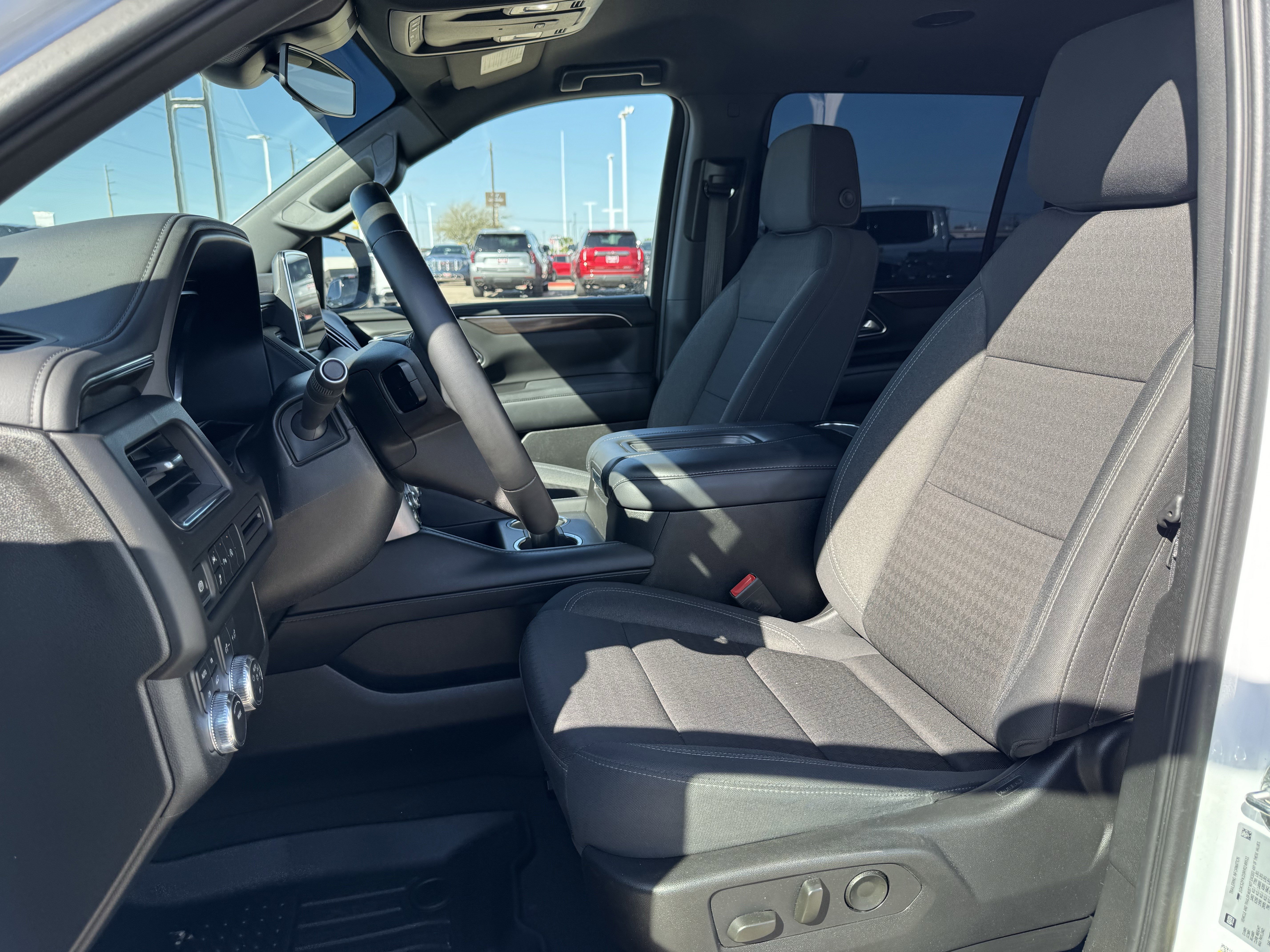 Used 2024 GMC Yukon XL SLE w/ Gmc Pro Safety Plus Package image 27