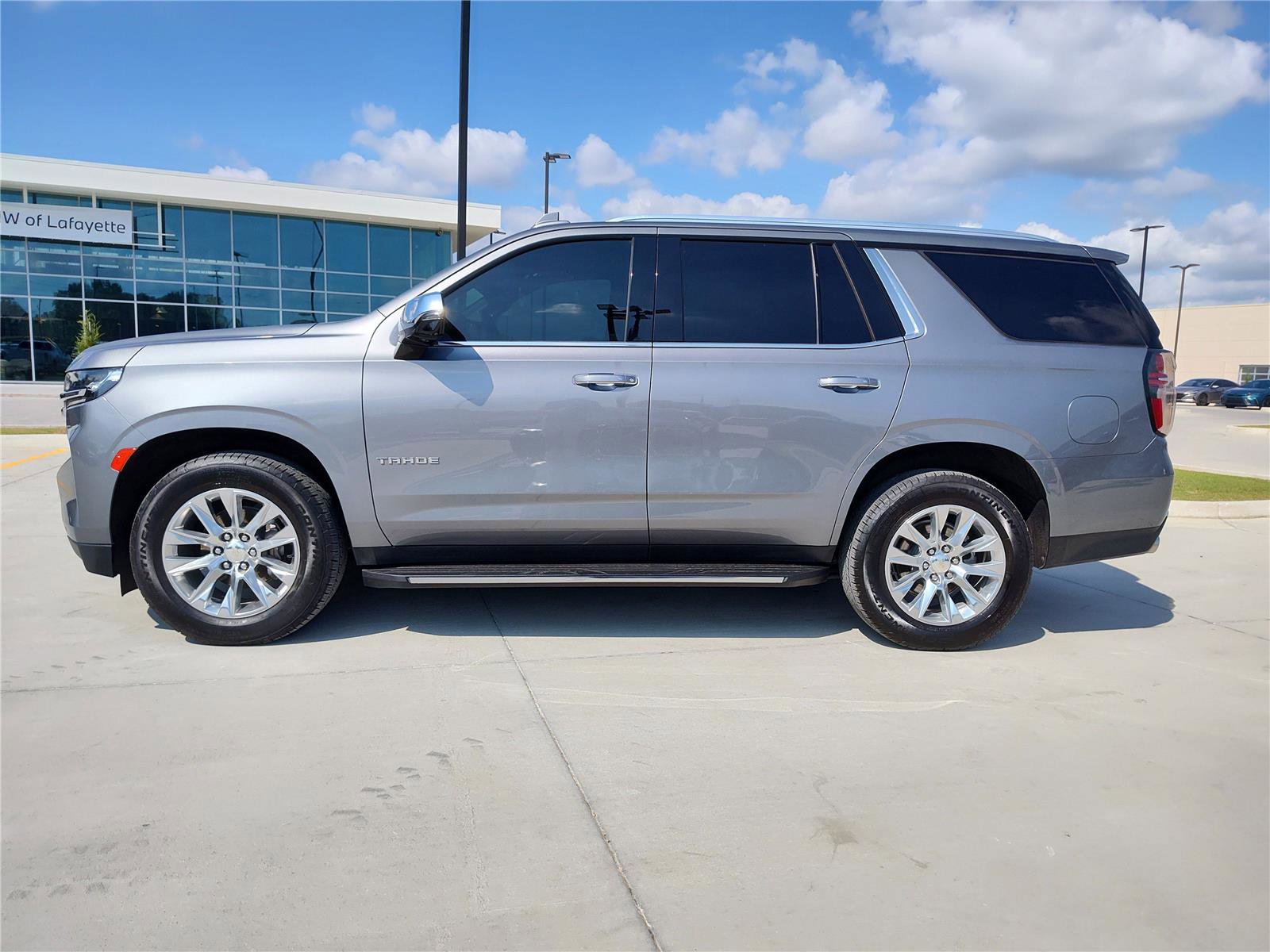 Used 2021 Chevrolet Tahoe Premier w/ Premium Package image 3