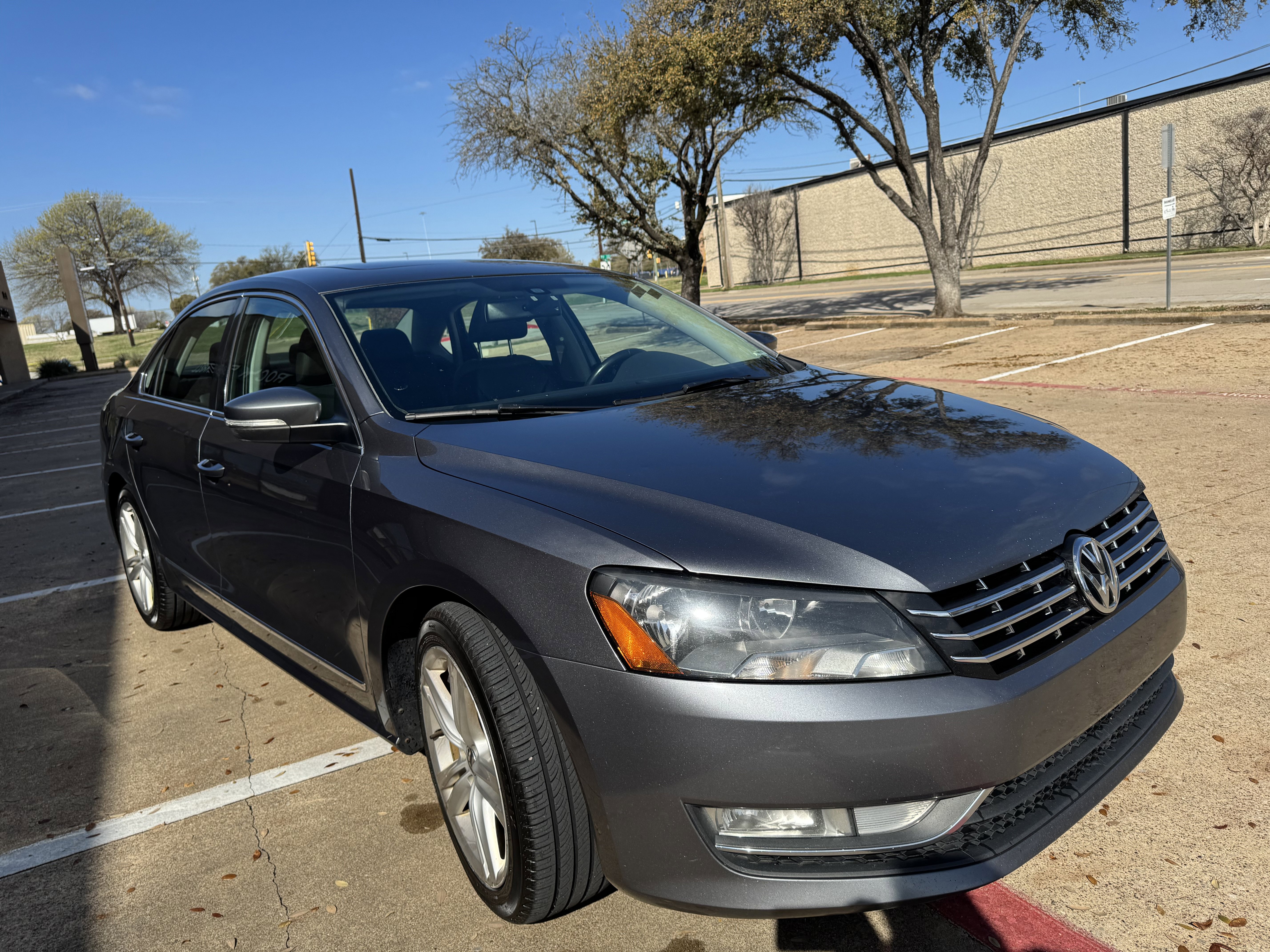 Used 2015 Volkswagen Passat TDI SEL Premium FWD image 7