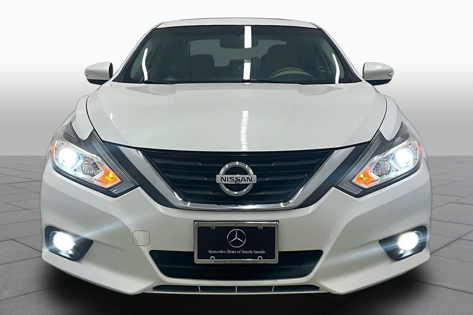 Used 2016 Nissan Altima 2.5 SL w/ 2.5 Technology Package FWD image 4