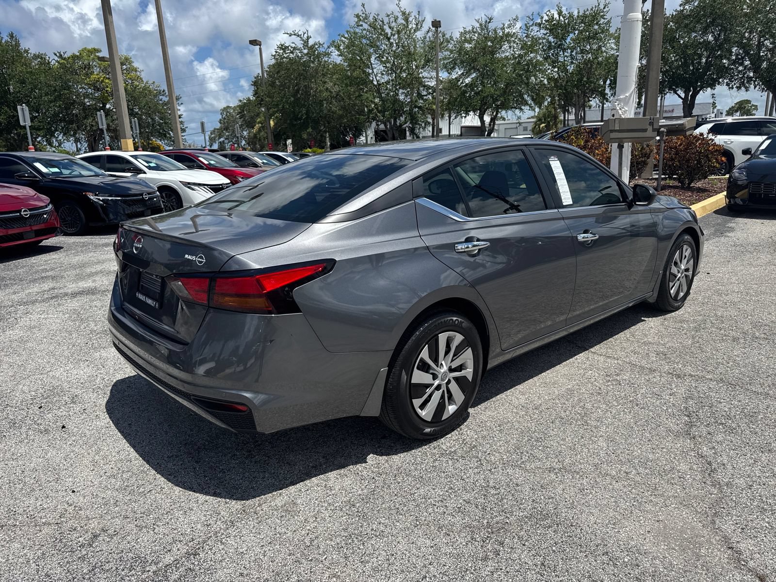 Used 2024 Nissan Altima 2.5 S FWD image 10