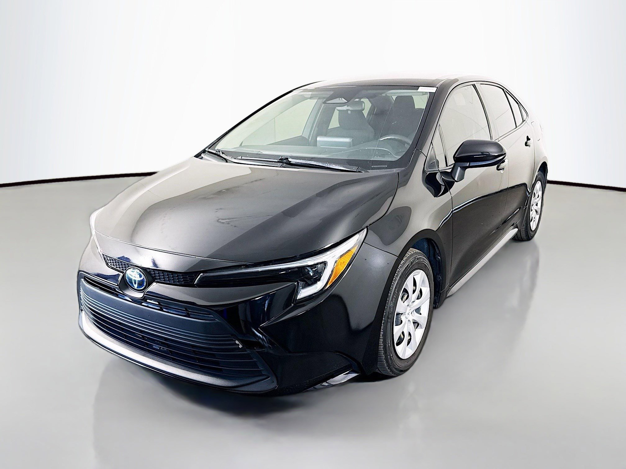 Used 2024 Toyota Corolla LE FWD image 4