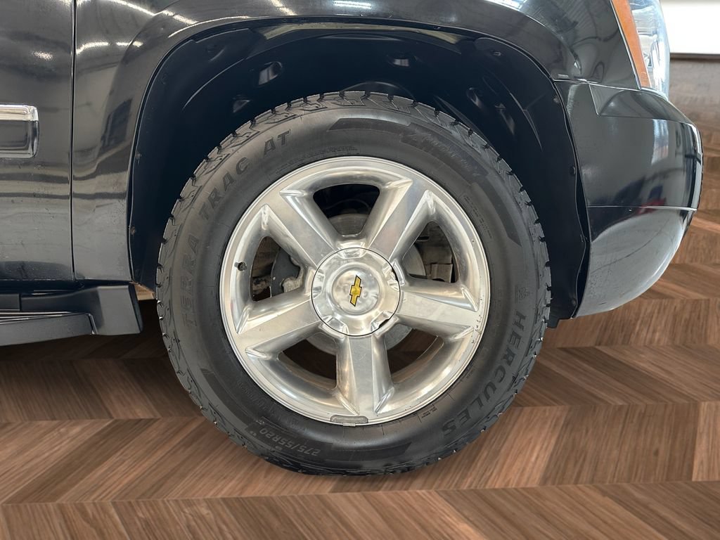 Used 2014 Chevrolet Suburban LTZ AWD/4WD image 21