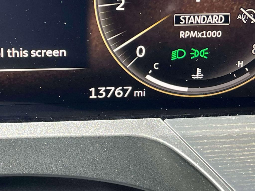 Used 2025 INFINITI QX80 Sensory AWD/4WD image 39