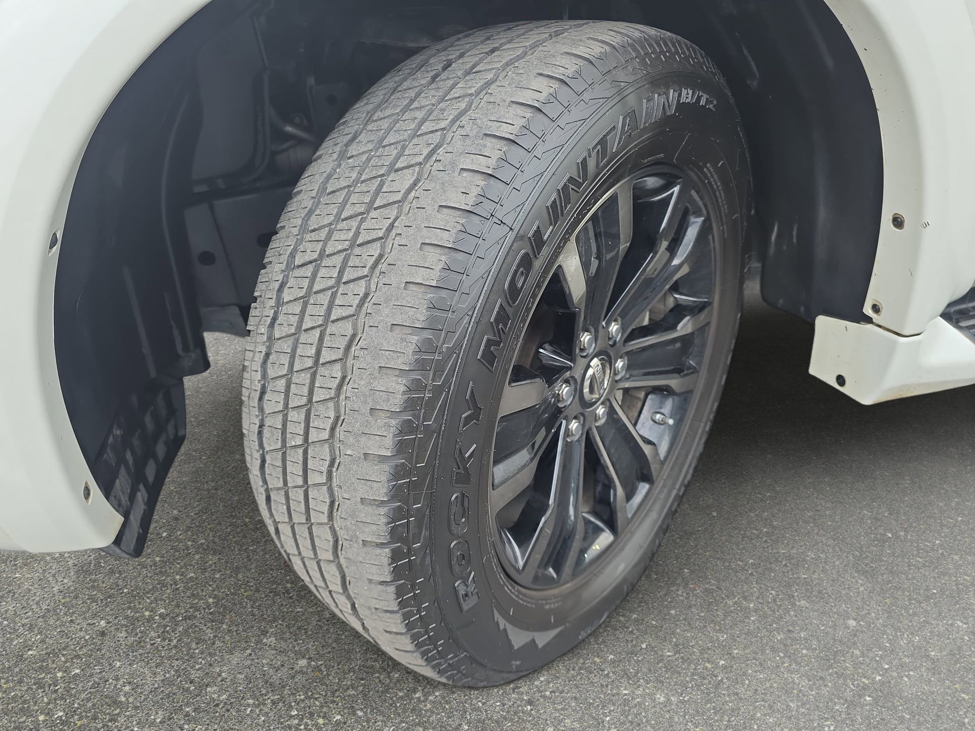 Used 2019 Nissan Armada Platinum w/ Captain's Chairs Package RWD image 31