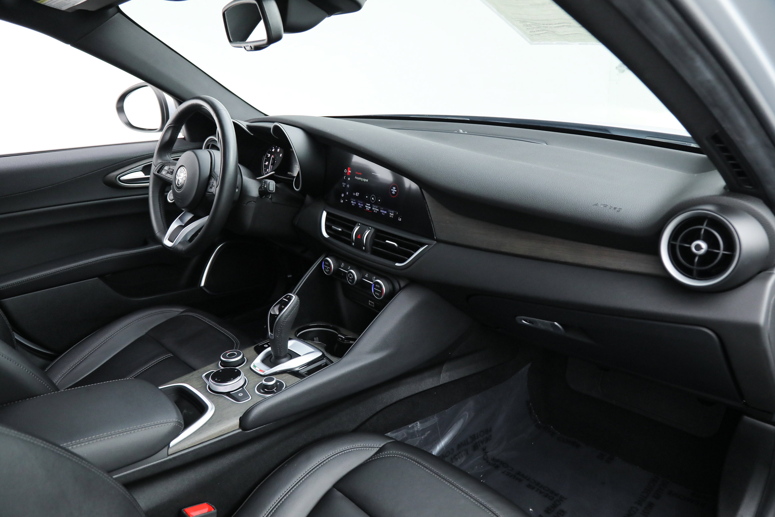 Used 2023 Alfa Romeo Giulia Ti w/ Active Assist Plus Package image 11