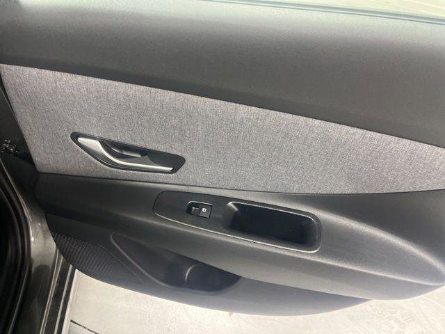 New 2025 Hyundai Elantra Limited image 25