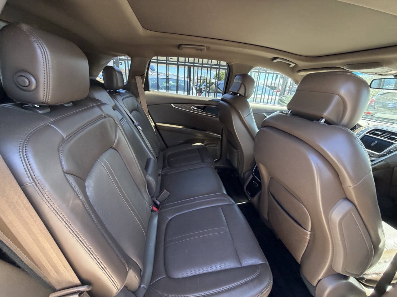 Used 2016 Lincoln MKX Reserve w/ Technology Package AWD/4WD image 15