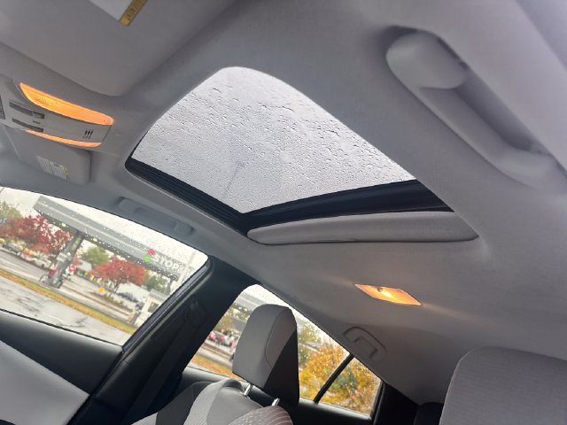 Used 2017 Toyota Prius Three w/ Advanced Technology Package FWD image 24