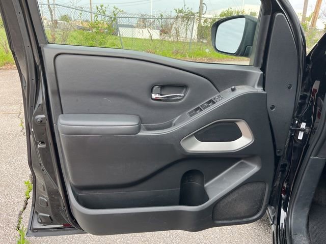 Used 2022 Nissan Frontier SV image 11